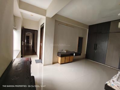 Bedroom Image of 2000 Sq.ft 3 BHK Apartment / Flat for rent in Race Course Vadodara for Rs. 55000
