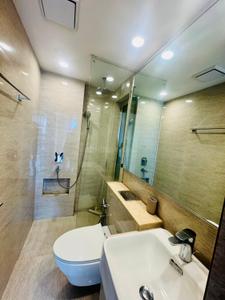 Bathroom Image of 600 Sq.ft 1 BHK Apartment / Flat for sale in Hiranandani Regent Hill A B C D And E Wing, Powai Mumbai for Rs. 18800000