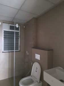 Common Bathroom Image of 750 Sq.ft 2 BHK Apartment / Flat for rent in Runwal The Central Park, Chinchwad Pune for Rs. 35000