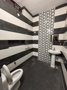 Bathroom Image of 1350 Sq.ft 2 BHK Builder Floor for rent in Bhai Randhir Singh Nagar Ludhiana for Rs. 20000
