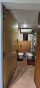 Bathroom Image of 2304 Sq.ft 4 BHK Villa for rent in Chembur Mumbai for Rs. 180000