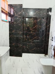 Bathroom Image of 1355 Sq.ft 3 BHK Apartment / Flat for rent in Ratan Royal, Gomti Nagar Lucknow for Rs. 30000