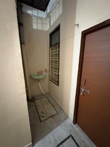 Balcony Image of 1000 Sq.ft 2 BHK Builder Floor for rent in Vinay Nagar Gwalior for Rs. 10000