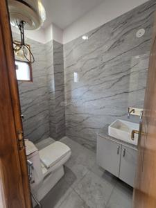 Image of 950 Sq.ft 3 BHK Builder Floor for sale in Laxmi Nagar, New Delhi for Rs. 13500000