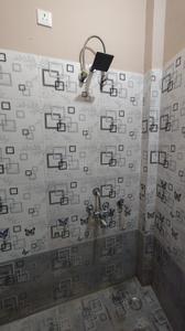 Bathroom Image of 900 Sq.ft 2 BHK Builder Floor for rent in Brahmanwala Dehradun for Rs. 12500