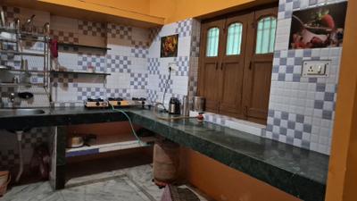 Kitchen Image of 1600 Sq.ft 2 BHK Builder Floor for rent in Shivpuri Hazaribagh for Rs. 10000