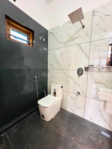 Bathroom Image of 2000 Sq.ft 4 BHK Independent House for sale in Aluva Kochi for Rs. 9500000
