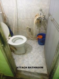 Bathroom Image of 810 Sq.ft 2 BHK Apartment / Flat for sale in Pooja Enclave, Santacruz East Mumbai for Rs. 15000000