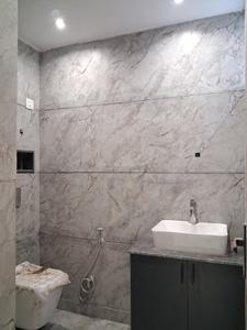 Bedroom One Image of 1300 Sq.ft 3 BHK Apartment / Flat for rent in Ekta Apartments, Paschim Vihar New Delhi for Rs. 40000
