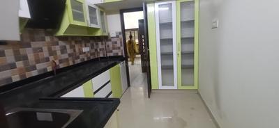 Kitchen Image of 1000 Sq.ft 2 BHK Builder Floor for rent in Ekkatuthangal Chennai for Rs. 30000
