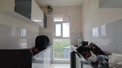 Kitchen Image of 650 Sq.ft 1 BHK Apartment / Flat for rent in Ashar Arize, Kalwa Thane for Rs. 30000