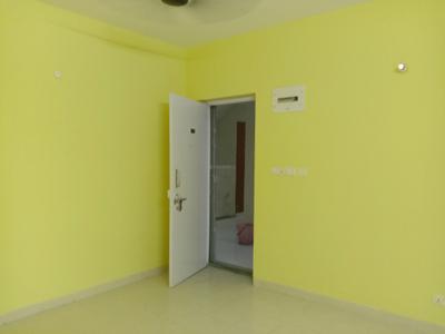 Living Room Image of 680 Sq.ft 2 BHK Apartment / Flat for rent in Shapoorji Pallonji Shukhobrishti, New Town Kolkata for Rs. 14000