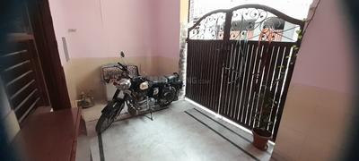 Balcony Image of 800 Sq.ft 1 BHK Independent House for rent in Sector 11 Gurgaon for Rs. 13000