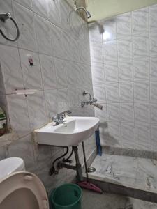 Bathroom Image of 1500 Sq.ft 3 BHK Apartment / Flat for sale in Tollygunge Kolkata for Rs. 10000000