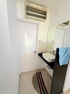 Bathroom Image of 4200 Sq.ft 4.5 BHK Independent House for rent in Magarpatta City Pune for Rs. 145000