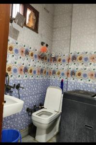 Image of 680 Sq.ft 2 BHK Builder Floor for rent in Uttam Nagar, New Delhi for Rs. 20500