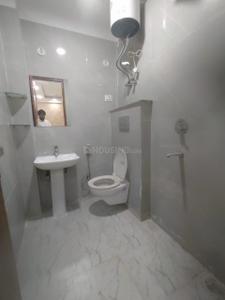 Bathroom Image of 1000 Sq.ft 3 BHK Apartment / Flat for rent in Rajpur Khurd Extension New Delhi for Rs. 25000