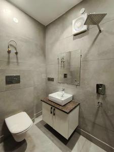 Image of 1368 Sq.ft 3 BHK Builder Floor for sale in Shankar Vihar, New Delhi for Rs. 27500000