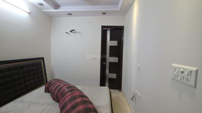 Bedroom Image of 900 Sq.ft 3 BHK Builder Floor for rent in Pitampura New Delhi for Rs. 40000