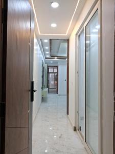 Main Entrance Image of 1350 Sq.ft 3 BHK Apartment / Flat for sale in Sector 72 Noida for Rs. 5200000
