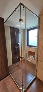 Bathroom Image of 8100 Sq.ft 6 BHK Apartment / Flat for sale in Ambience Caitriona, DLF Phase 3 Gurgaon for Rs. 255000000