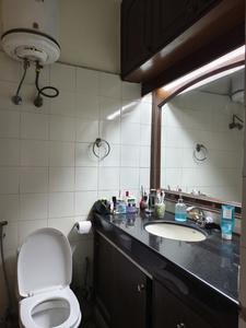 Bathroom Image of 3300 Sq.ft 4 BHK Builder Floor for sale in Panchsheel Park New Delhi for Rs. 105000000