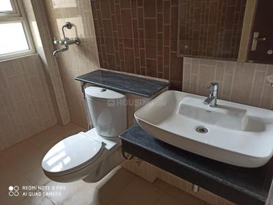 Bathroom Image of 2000 Sq.ft 4 BHK Builder Floor for rent in Bhagirathi City Plots, Kisan Path Lucknow for Rs. 25000