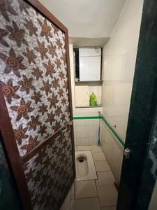 Bathroom Image of 400 Sq.ft 1 RK Apartment / Flat for rent in Grant Road Mumbai for Rs. 50000