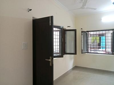 Bedroom Image of 2250 Sq.ft 3 BHK Apartment / Flat for sale in DDA Flats Vasant Kunj, Vasant Kunj New Delhi for Rs. 50000000