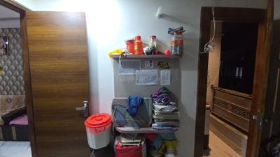 Bedroom Image of 550 Sq.ft 2 BHK Builder Floor for sale in Laxmi Nagar New Delhi for Rs. 5500000