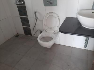 Bathroom Image of 1148 Sq.ft 2 BHK Apartment / Flat for rent in Kolte Patil 24K Sereno, Baner Pune for Rs. 37999
