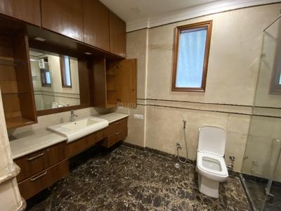 Bedroom Image of 2925 Sq.ft 4 BHK Builder Floor for sale in Defence Colony New Delhi for Rs. 177500000