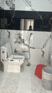 Bathroom Image of 900 Sq.ft 2 BHK Builder Floor for rent in Vrindavan Yojana Lucknow for Rs. 12000