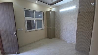 Bedroom Image of 915 Sq.ft 3 BHK Builder Floor for rent in Sector 14 Dwarka New Delhi for Rs. 26500