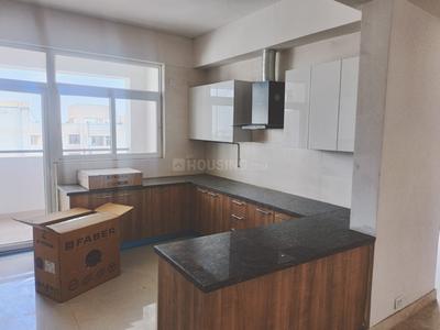 Kitchen Image of 4000 Sq.ft 4 BHK Apartment / Flat for rent in Parx Laureate, Sector 108 Noida for Rs. 120000