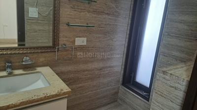 Bathroom Image of 2500 Sq.ft 4 BHK Builder Floor for rent in New Friends Colony New Delhi for Rs. 228000