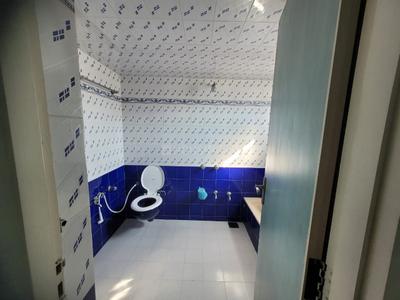 Bathroom Image of 2700 Sq.ft 3 BHK Independent House for rent in Ghatlodiya Ahmedabad for Rs. 60000