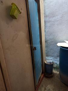 Bathroom Image of 450 Sq.ft 1 BHK Independent House for rent in Premier Bommarillu RTC Colony, Sitaram Nagar Guntur for Rs. 5000