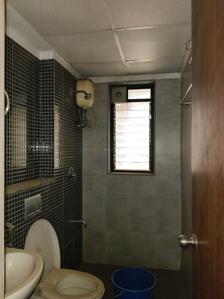 Common Bathroom Image of 1200 Sq.ft 3 BHK Apartment / Flat for rent in Lodha Lakeshore Greens, Palava Phase 2 Thane for Rs. 19000