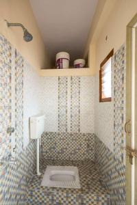 Bathroom Image of 1300 Sq.ft 3 BHK Apartment / Flat for sale in Maharani Peta Visakhapatnam for Rs. 8500000
