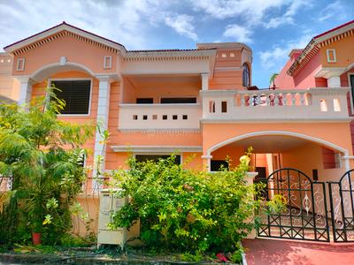 5 BHK Independent House