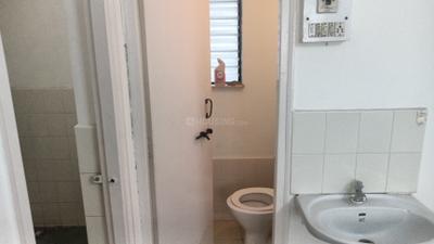 Bathroom Image of 700 Sq.ft 1 BHK Apartment / Flat for rent in Pashan Pune for Rs. 20000
