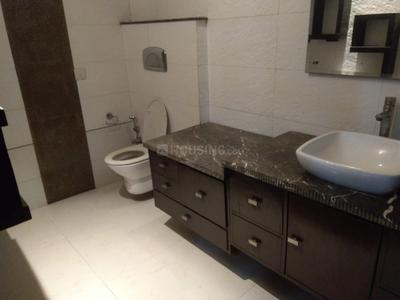Bathroom Image of 4500 Sq.ft 4 BHK Builder Floor for rent in Panchsheel Park New Delhi for Rs. 275000