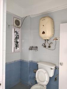 Common Bathroom Image of 2200 Sq.ft 4 BHK Apartment / Flat for sale in Meera Bai Apartments, Sector 5 Dwarka New Delhi for Rs. 27500000