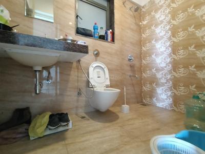 Bathroom Image of 918 Sq.ft 2 BHK Apartment / Flat for sale in Amanora Gold Towers, Hadapsar Pune for Rs. 11000000