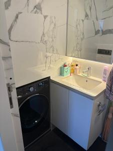 Bathroom Image of 1300 Sq.ft 2.5 BHK Apartment / Flat for sale in Arihant Residency, Sion Mumbai for Rs. 26000000