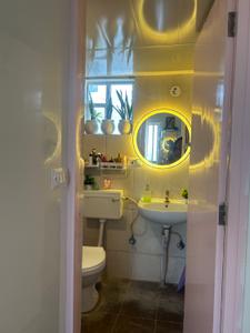 Bathroom Image of 975 Sq.ft 2 BHK Apartment / Flat for rent in Sipani Royal Heritage, Iggalur Bengaluru for Rs. 26500