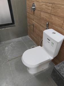 Common Bathroom Image of 1200 Sq.ft 3 BHK Apartment / Flat for sale in Kalpataru Magnus, Bandra East Mumbai for Rs. 62000000