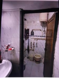Image of 950 Sq.ft 2 BHK Apartment / Flat for rent in DDA LIG Pocket A2, Mayur Vihar Phase 3, New Delhi for Rs. 23000