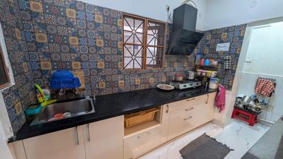 3 BHK Semi Furnished Flat